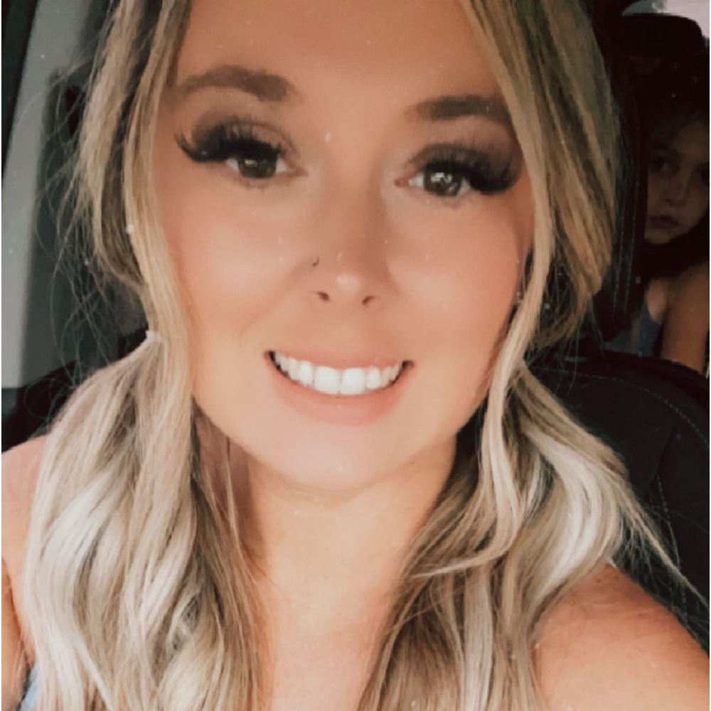 Meet your Posher, Stephanie